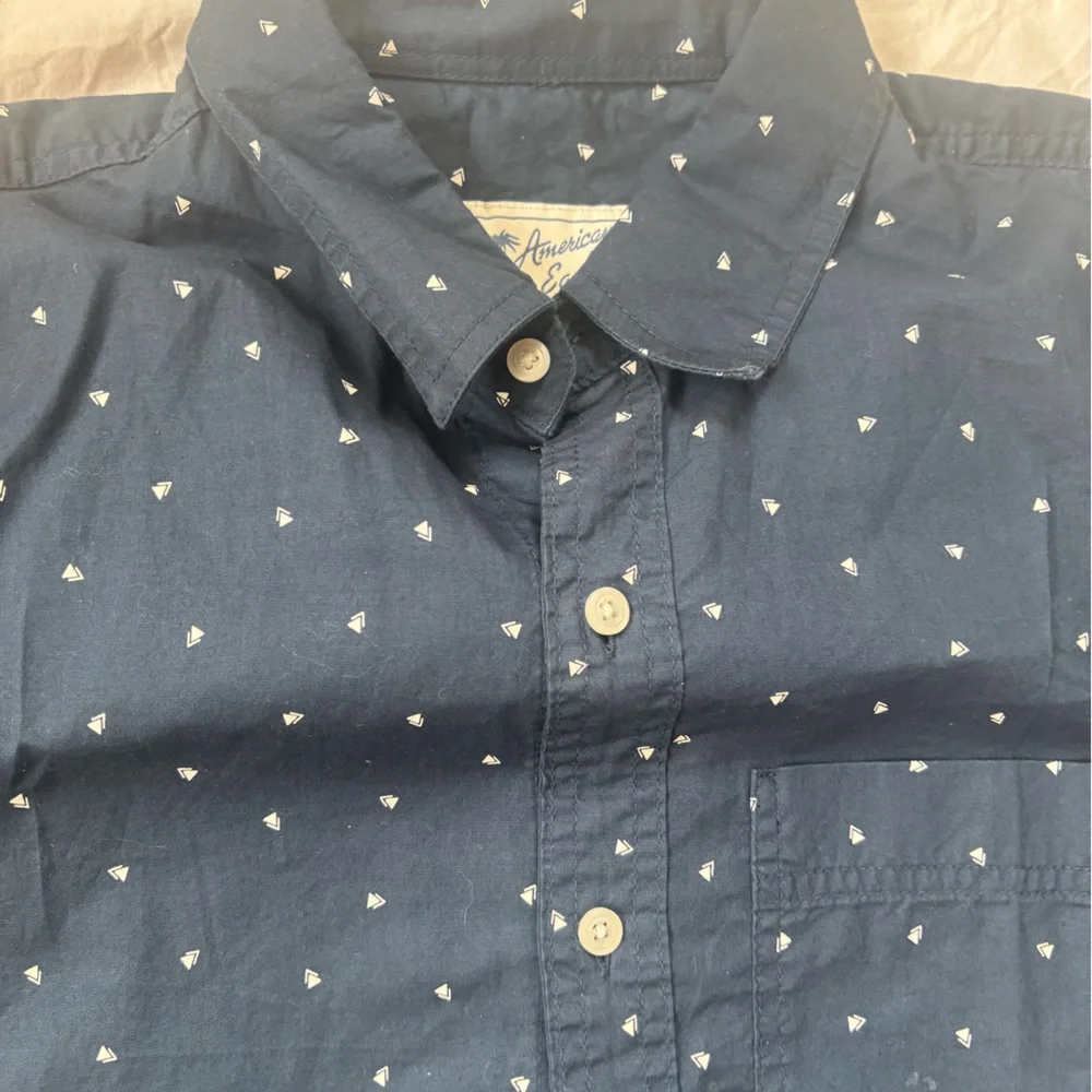 American Eagle Men's Navy Blue button down  Shirt - Picture 3 of 5